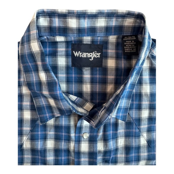 Wrangler Men's Blue and White Plaid Pearl-snap Shirt - Picture 3 of 5